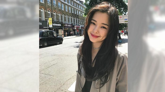 Foto Selfie Artis Korea Cantik Ini Sekilas Biasa Aja, Tapi Ternyata Malah Jadi Sasaran Hujatan