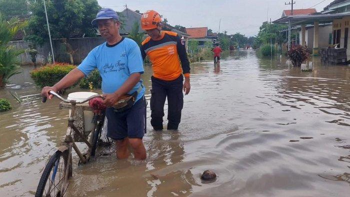 Banjir Merendam Ratusan Rumah di Lumajang, Akses Jalan Tertutup Total