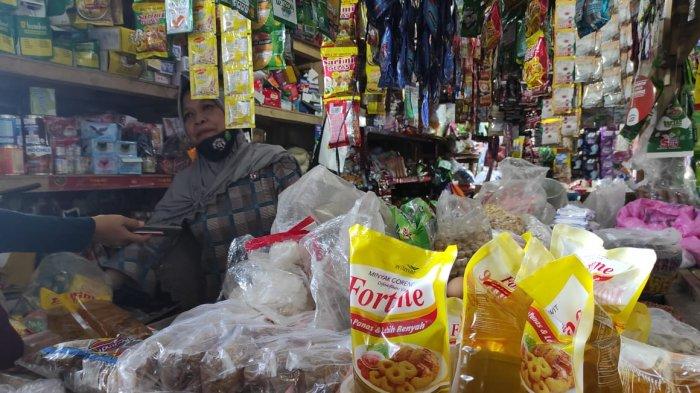 Harga Minyak Goreng di Pasar Legi Relokasi Ponorogo Naik Lampaui HET