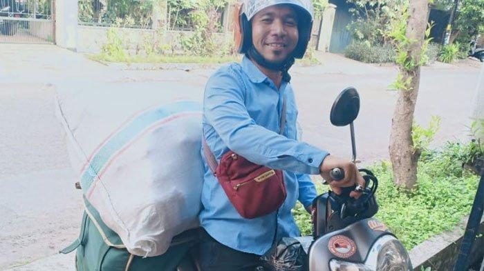 Kisah Kurir Ian Bisa Antar 1000 Paket dalam Sehari, Lebaran Justru Landai: Orang Sekarang Pintar