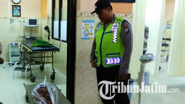 Sudah Tahu Ada Emak-emak di Pinggir Jalan, Pelajar SMP Malah Menabrakkan Motornya