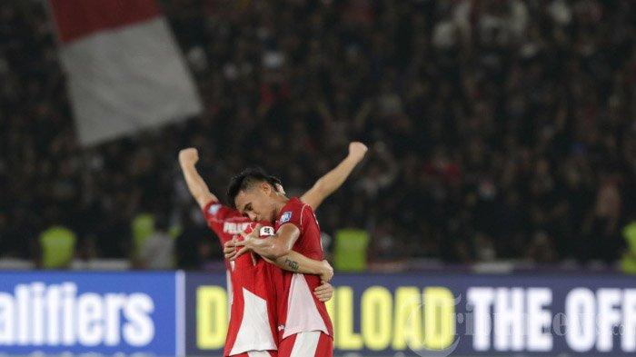 TIMNAS INDONESIA - Pemain Timnas Indonesia, Rizky Ridho berselebrasi usai laga Timnas Indonesia vs Bahrain dalam babak kualifikasi Piala Dunia 2026 Zona Asia di Stadion Utama Gelora Bung Karno, Senayan, Jakarta, Selasa (25/3/2025). Timnas Indonesia berhasil mengalahkan Bahrain dengan skor 1-0.