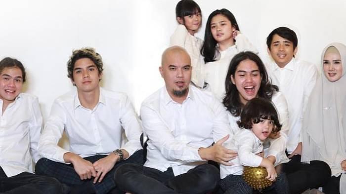 Al Ghazali Pajang Foto Keluarga dengan Mulan, Disindir Mirip Drakor tentang Perselingkuhan & Pelakor