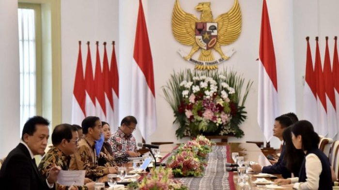 Presiden Jokowi Bercanda soal Aksinya Naik Sepeda Motor Saat Bertemu Jack Ma