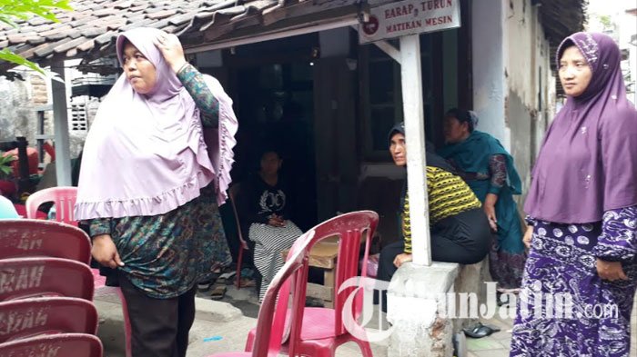 Pulang dari Probolinggo, Ibu Ini Dapati Anaknya yang Korban Tabrak Lari di Surabaya Bersimbah Darah
