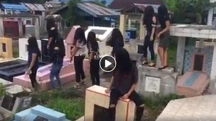 Video ABG joget di atas kuburan viral di Facebook. 