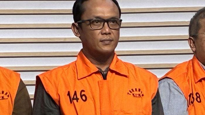 KORUPSI - KPK menetapkan Bupati Lampung Tengah, Ardito Wijaya, sebagai tersangka dalam kasus penerimaan hadiah/janji terkait pengadaan barang/jasa serta penerimaan lainnya (gratifikasi) di lingkungan Pemkab Lampung Tengah Tahun 2025 pada Kamis (11/12/2025).