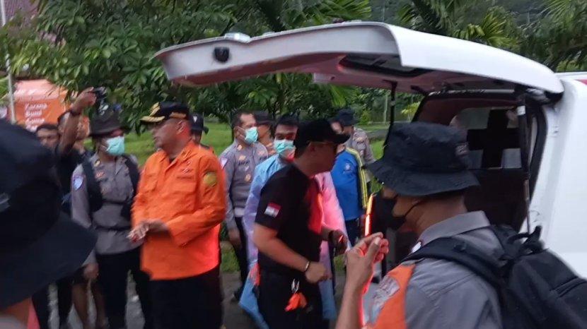 Bencana Tanah Longsor Trenggalek, Tim SAR Temukan 2 Korban Tertimbun, Ibu dan Anak
