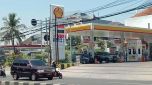 Aktivitas-SPBU-Shell-di-Jalan-Soekarno-Hatta-Kota-Malang-berjalan-normal.jpg