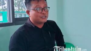 Anas-Burhani-Ketua-Komisi-B-DPRD-Kabupaten-Jombang-saat-dikonfirmasi-awak-media-di-Kantor-DPC-PKB.jpg