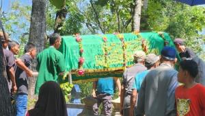 Angga-siswa-SMPN-1-Geyer-diduga-tewas-karena-aksi-bullying.jpg