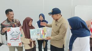 Anggota-DPR-RI-Bambang-Haryo-Soekartono-meninjau-Sekolah-Rakyat-Menengah-Atas-SRMA-21-Surabaya.jpg