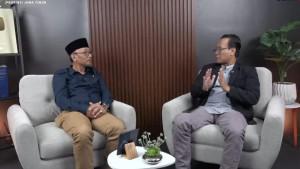 Anggota-Komisi-E-DPRD-Jatim-Suli-Daim-saat-berbincang-di-Podcast.jpg