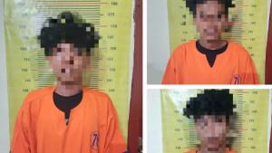 Anggota-Polsek-Muncar-Banyuwangi-menangkap-tiga-remaja-yang-menyatroni-dua-sekolah.jpg