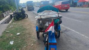 Becak-motor-dan-sepeda-motor-terlibat-kecelakaan-di-Jalan-Raya-Surabaya-Madiun.jpg