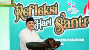 Bupati-Pasuruan-Rusdi-Sutejo-saat-memberikan-sambutan-dalam-acara-refleksi-hari-santri.jpg