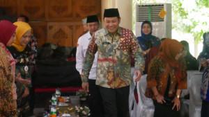 Bupati-Sidoarjo-Subandi-bersama-sejumlah-pejabat-saat-meeting-dengan-tim-verifikator.jpg