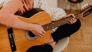 Chord-Gitar-dan-Lirik-Lagu-Cobalah-Mengerti-Viral-Dinyanyikan-NOAH-Aku-Bernapas-Untukmu.jpg