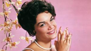 Connie-Francis-Pretty-Little-Baby-penyanyinya.jpg