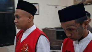 Dua-terdakwa-saat-dihadirkan-di-persidangan-agenda-tuntutan.jpg