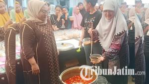 Festival-Kuliner-Khas-Ampel-di-Serambi-Ampel-Surabaya-Reni-Astuti-mempromosikan-gule-maryam.jpg