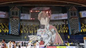Fiveouria-Tampilkan-Koreo-Ksatria-Bakar-Semangat-Tim-Smala-di-DBL-Arena.jpg