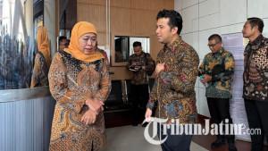 Gubernur-jatim-Khofifah-Indar-Parawansa-dan-Emil-Dardak-usai-pertemuan-dengan-Purbaya-Yudhi-Sadewa.jpg