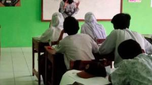Guru-SMK-Dikeluarkan-dari-Dapodik-karena-Tolak-Lamaran-Kepsek-Beristri-Yayasan-Pecat-sang-Kepsek.jpg