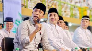 Gus-Kautsar-saat-hadir-dalam-acara-maulid-nabi-di-Pasuruan-bersama-Bupati-Mas-Rusdi.jpg