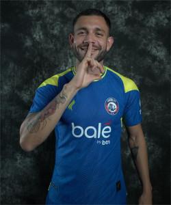 Ian-Puleio-rekrutan-anyar-Arema-FC-yang-baru-saja-diperkenalkan-kepada-publik.jpg