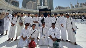 Ikatan-Santri-Alumni-Al-Khoziny-Is-Aluny-di-Arab-Saudi-melaksanakan-Badal-Umroh.jpg