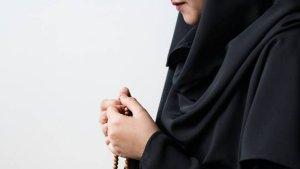 Ilustrasi-berdoa-Baca-doa-shalatistikharahdan-doa-setelah-sholat-istikharah.jpg