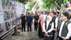 Jalan-sepanjang-3-235-kilometer-Miru-Jugo-Kecamatan-Sekaran-tuntas.jpg