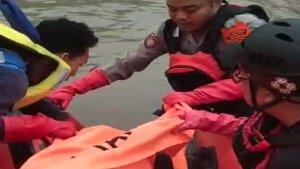 KORBAN-TENGGELAM-Ditemukan-Saat-Tim-SAR-Gabungan-mengevakuasi-jenazah.jpg