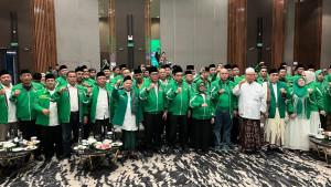 Kader-PPP-Jatim-saat-menyerahkan-dukungan-kepada-Agus-Suparmanto.jpg