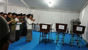 Kasatkorwil-Banser-Jawa-Timur-H-Rizza-Ali-Gus-Rizza-bersama-puluhan.jpg