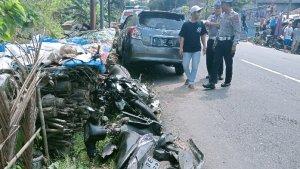 Kecelakaan-beruntung-libatkan-4-kendaraan-di-Bondowoso.jpg