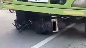 Kecelakaan-maut-di-ruas-Jalan-Bojonegoro-Cepu-tepatnya-di-Desa-Beged-Kecamatan-Gayam.jpg