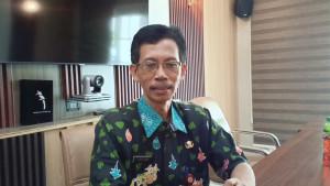 Kepala-Bidang-Peternakan-DKPP-Kabupaten-Kediri-Istar-Abadi-menjelaskan-soal-ayam-dan-telur.jpg