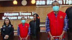 Kepala-Desa-yang-melakukan-korupsi-hingga-ratusan-juta-rupiah.jpg