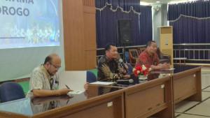 Kepala-KPP-Pratama-Ponorogo-Ali-Machfud-di-Kantor-KPP-Pratama-soal-alsintan.jpg