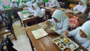 Kepsek-Jengkel-Kejar-Pertanggungjawaban-Saat-Muridnya-Keracunan-MBG-SPPG-Tak-Bisa-Tanggung-Semua.jpg