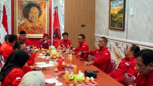 Ketua-DPP-PDIP-Tri-Rismaharini-saat-turun-ke-DPC-PDIP-Surabaya-menjelang-Konfercab.jpg