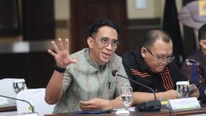 Ketua-DPW-PAN-Jatim-A-Rizki-Sadig-minta-kader-berempati.jpg