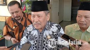 Ketua-Dewan-Pendidikan-Jombang-Cholil-Hasyim-tanggapi-video-pelajar-berbuat-asusila-di-minimarket.jpg