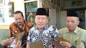 Ketua-Dewan-Pendidikan-Kabupaten-Jombang-Cholil-Hasyim-saat-melakukan-inspeksi-mendadak.jpg