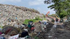 Kondisi-TPA-Mrican-di-Desa-Mrican-Kecamatan-Jenangan-Ponorogo-yang-terlihat-overload.jpg