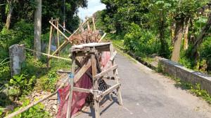 Kondisi-jembatan-ambrol-di-Desa-Tlogo-Kecamatan-Kanigoro-Kabupaten-Blitar.jpg