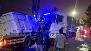 Kondisi-ke-dua-truk-saat-mengalami-kecelakaan-maut.jpg