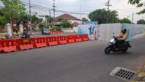 Kondisi-lokasi-eks-Monumen-Nasi-Pecel-di-persimpangan-lampu-lalu-lintas-Pahlawan-Street.jpg